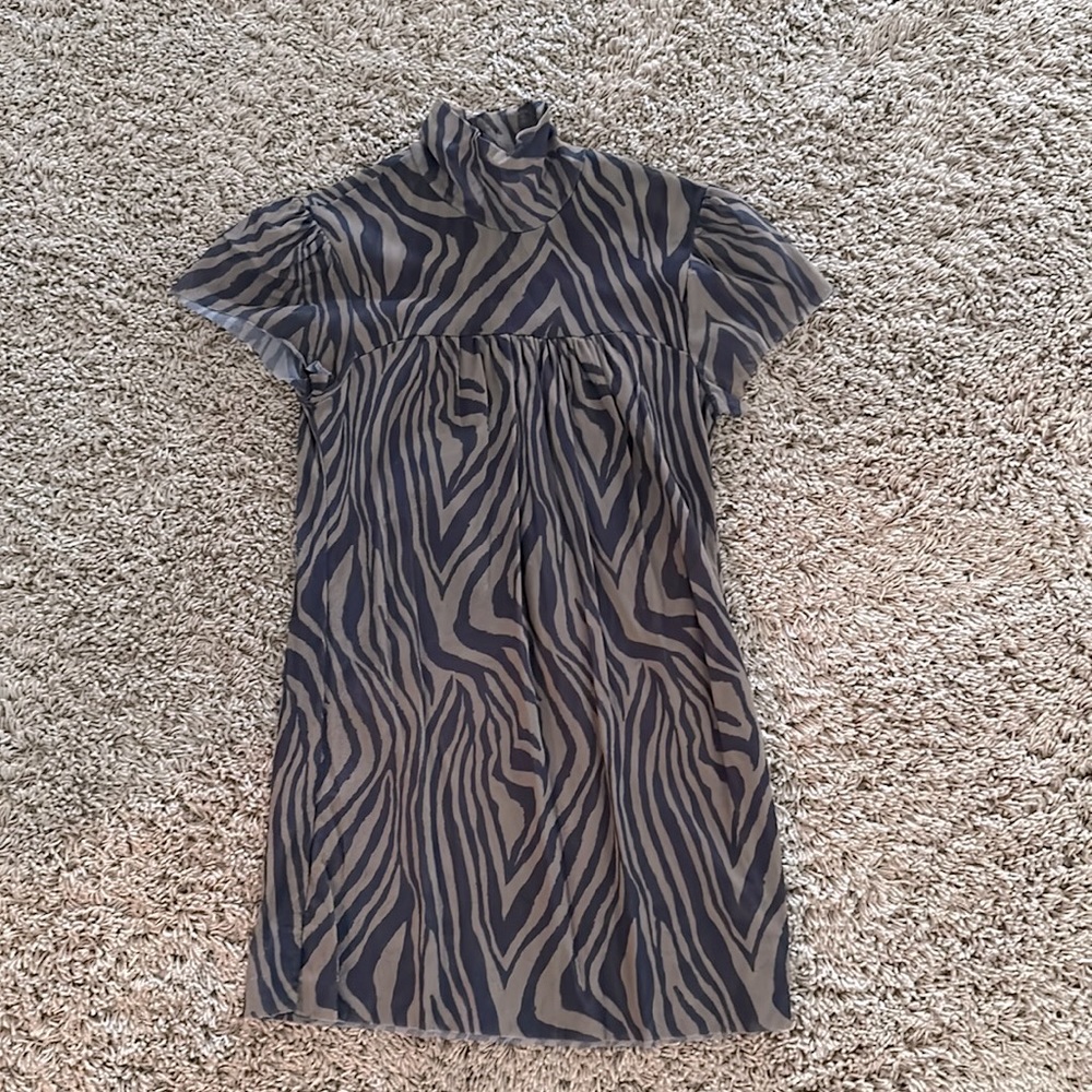 Sweet pea mock neck top